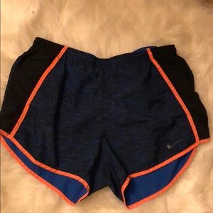 Nike tempo short